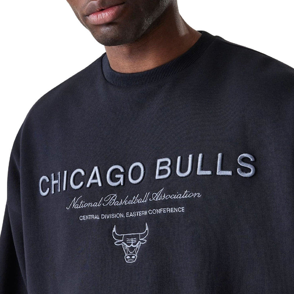Chicago Bulls NBA Linear Black Crew Neck Sweater - Image 3