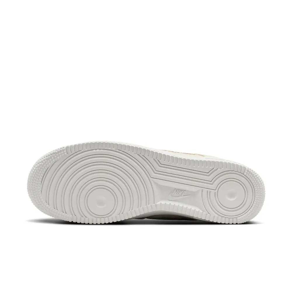 Air Force 1 '07 LV8 Sneakers White - Image 6