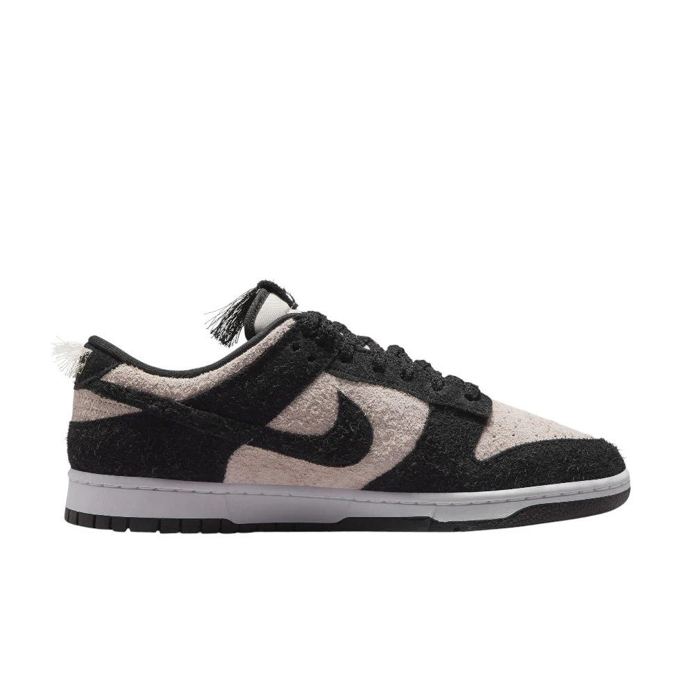 Dunk Low Retro SE White Black Sneakers - Image 3