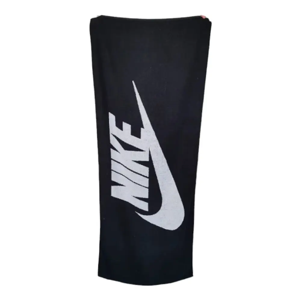 Club Pool Towel Black - Image 2