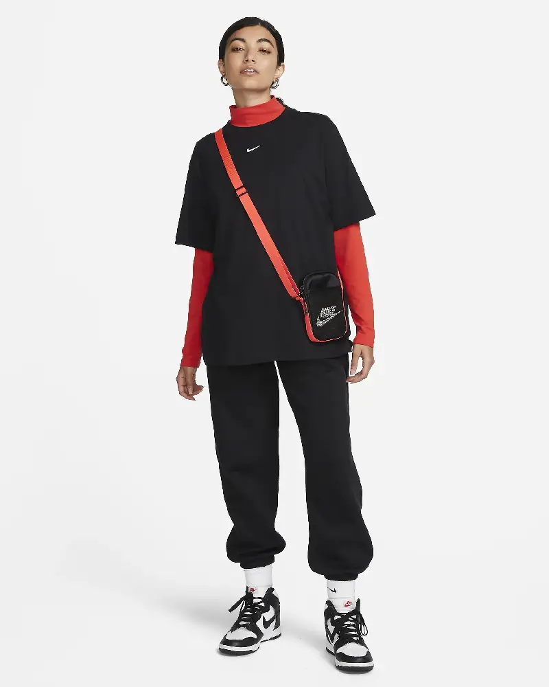 Sportswear Essential T-Shirt Black - Image 4