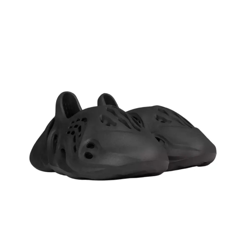 Yeezy Foam Runner Balck Sneakers - Image 3